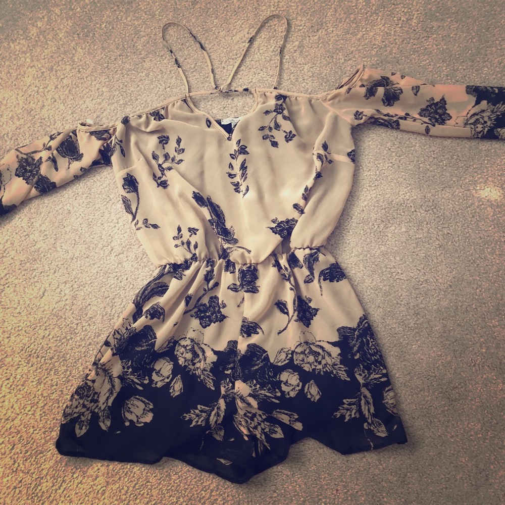 PRICE DROP‼️ SALE❗️Beige and black romper